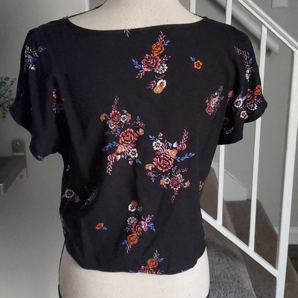 Mudd Floral Tie Front Cold Shoulder Top - Picture 4 of 8
